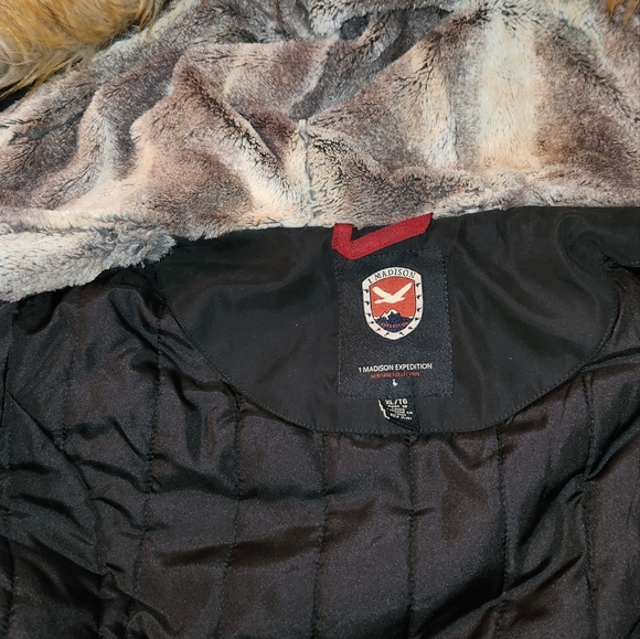 1 MADISON EXPEDITION COAT. - Picture 8 of 9